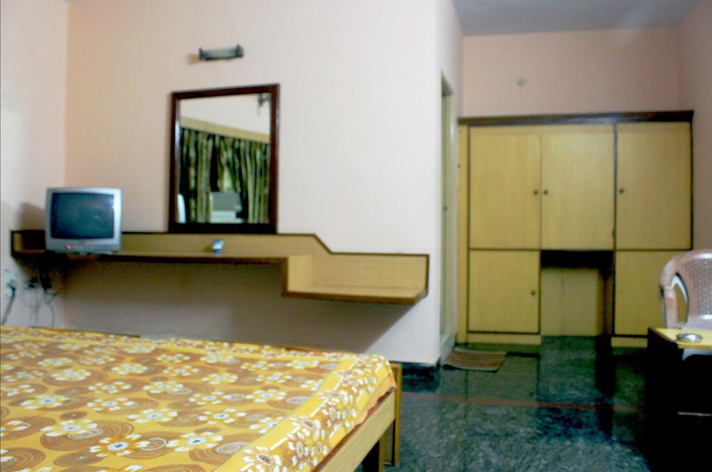 Vinodhara Guest House Махабалипурам Екстериор снимка