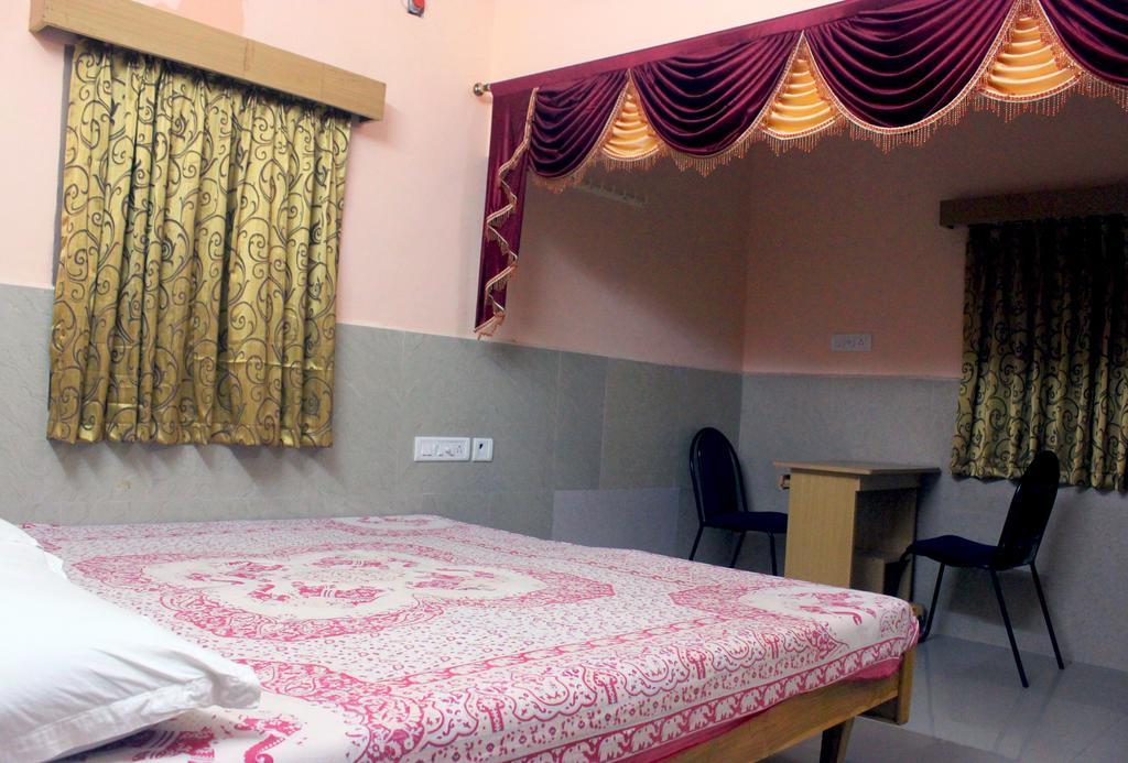 Vinodhara Guest House Махабалипурам Стая снимка
