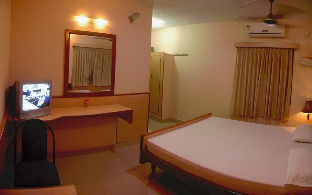 Vinodhara Guest House Махабалипурам Стая снимка